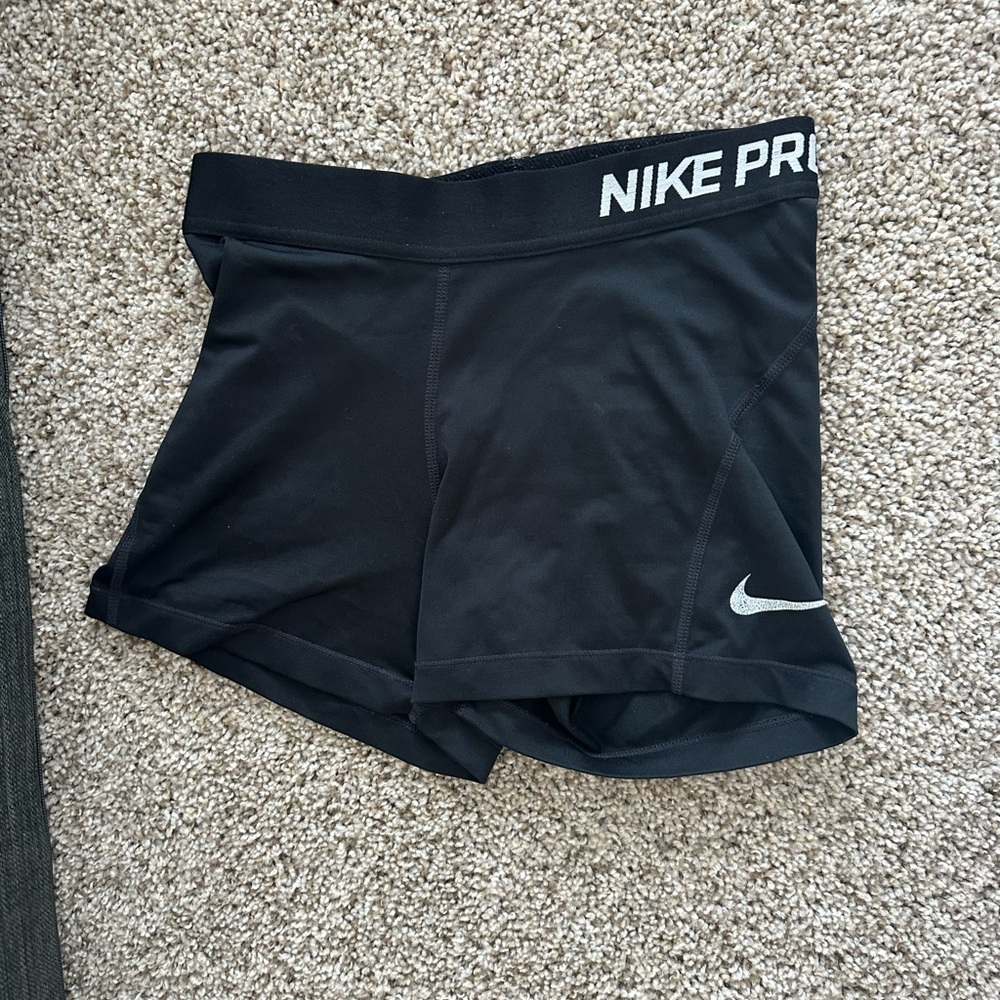 Black Nike pro spandex